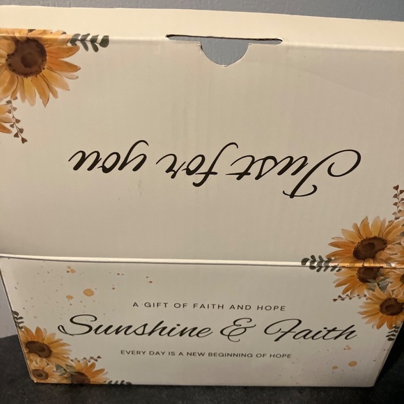 Sunshine & Faith Bundle Tumbler, Bag & Necklace - Picture 6 of 7